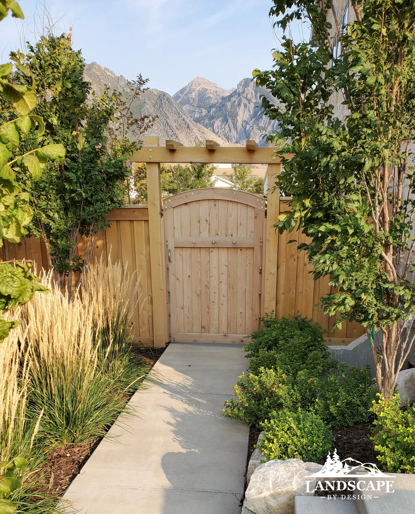 Craft/Structures/Fencing And Gates/Pergola Gate Plants
