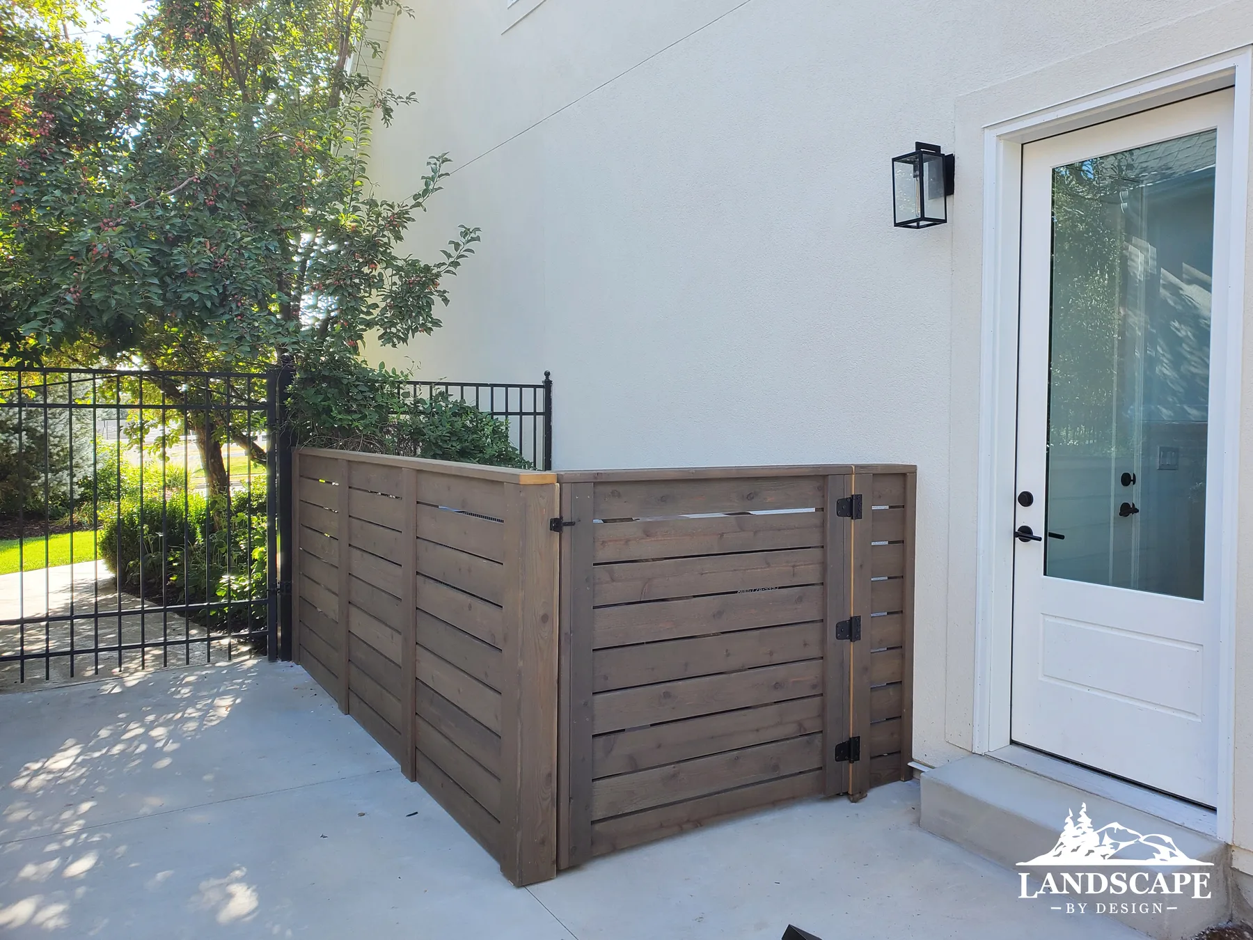 Craft/Structures/Fencing And Gates/Wood Garbage Fence Area
