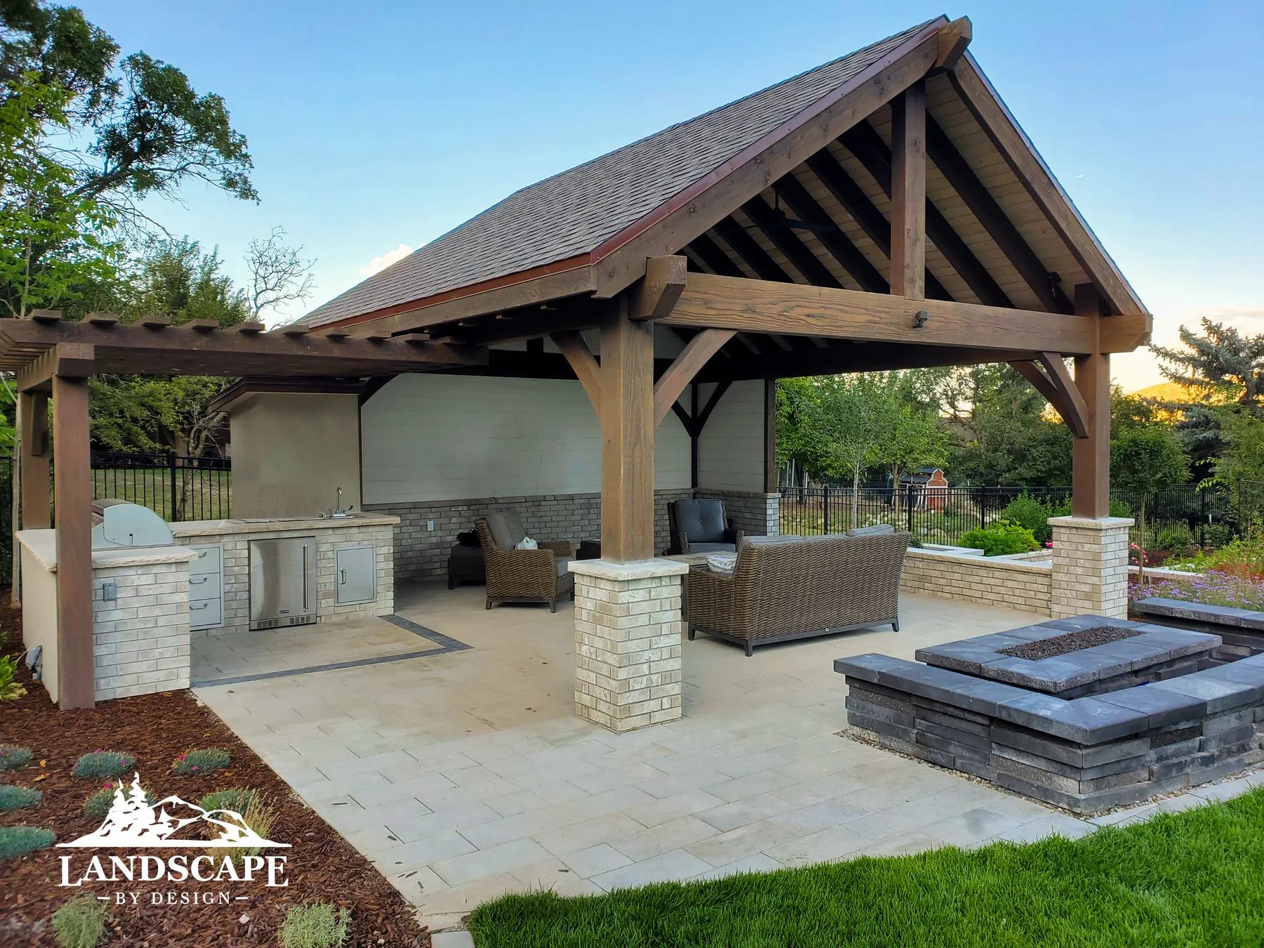 Craft/Structures/Pavilions/Pavilion Grill Gathering Space