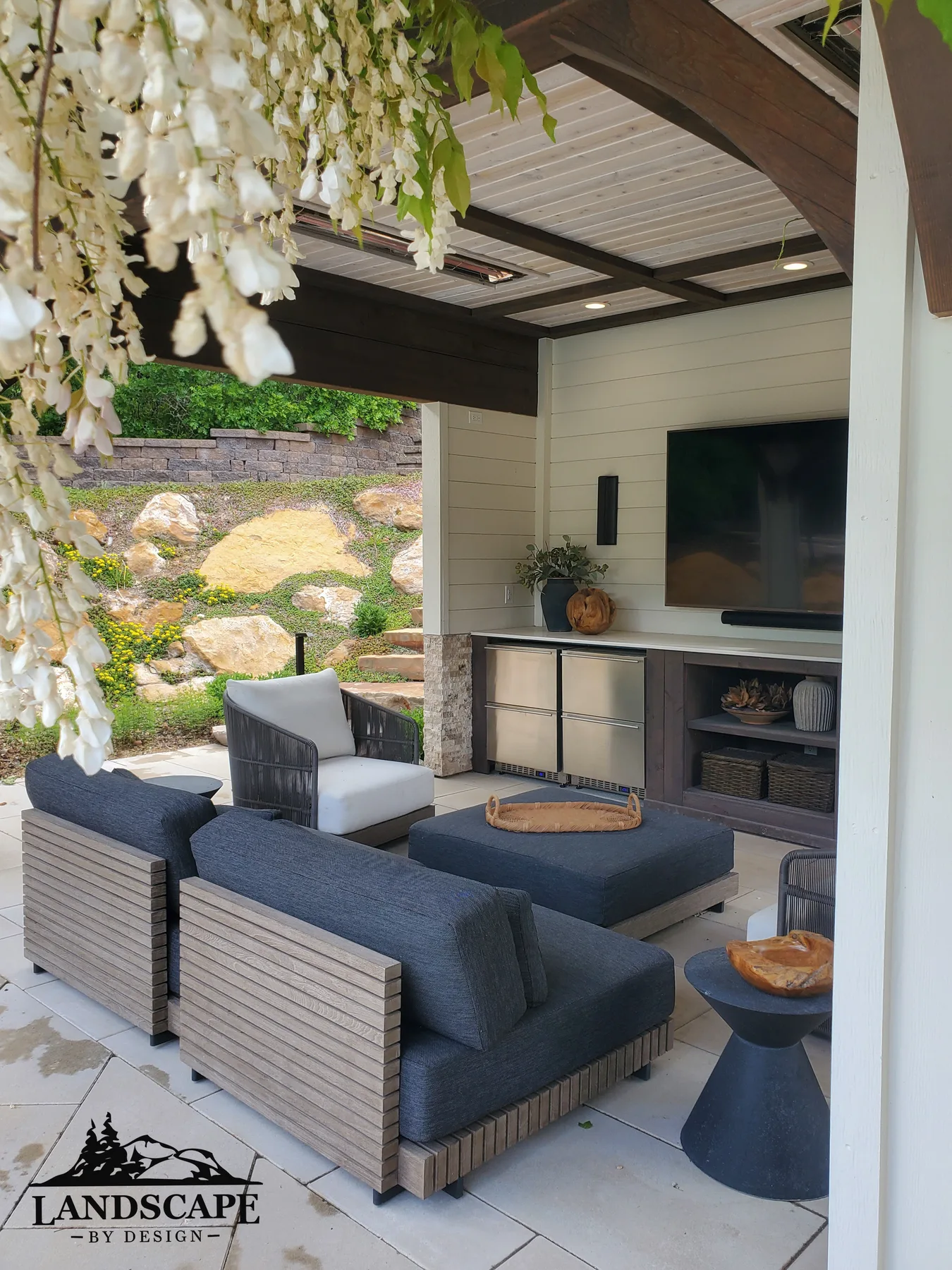 Craft/Structures/Pavilions/Pavilion Outdoor Tv Area Vertical