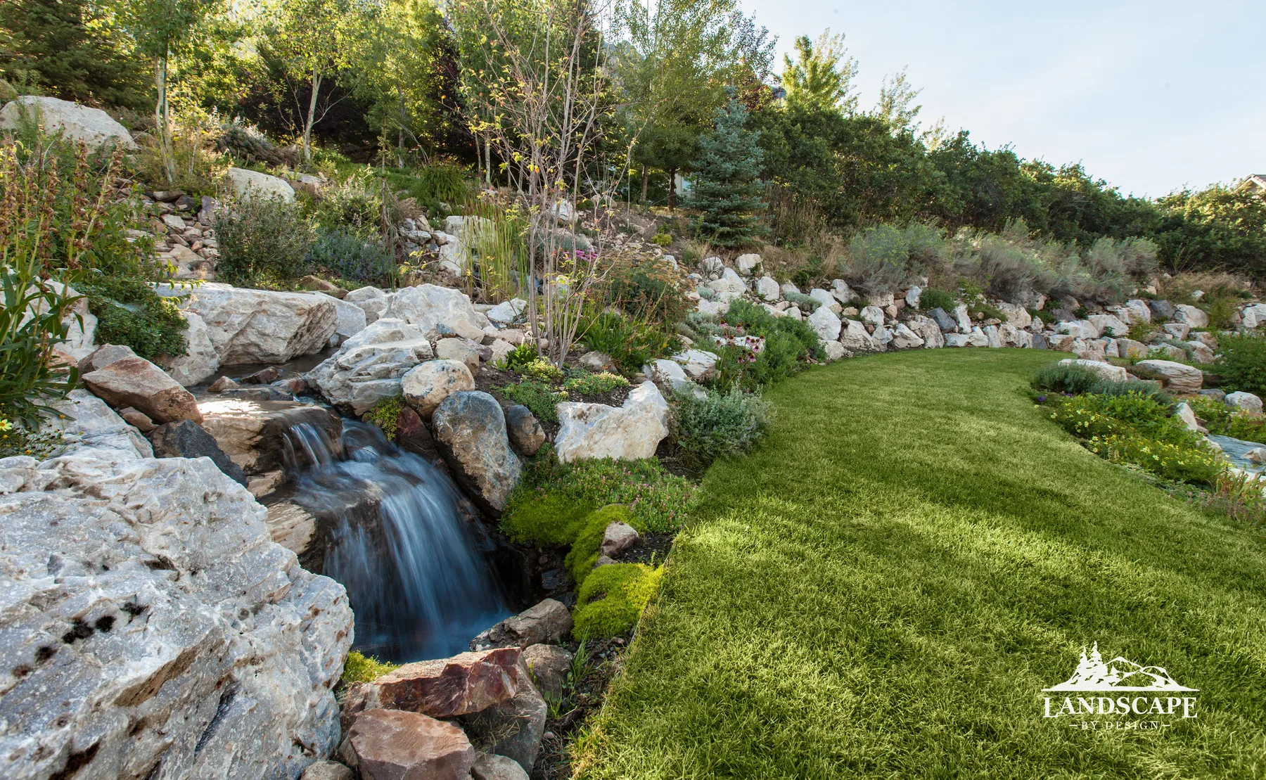 Craft/Water/Natural Streams/Waterfalls And Grass