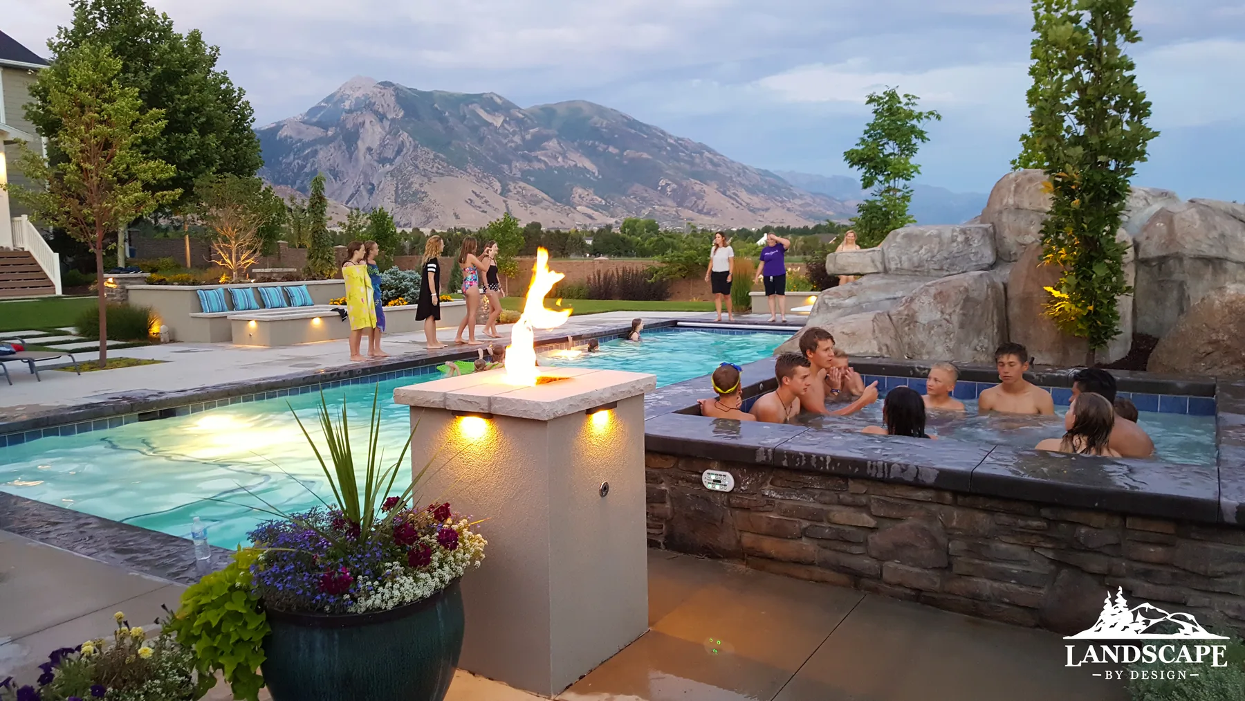 Craft/Water/Pools/Hot Tub Pool With Fire Accent
